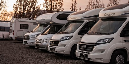 Wohnwagenhändler - Reparatur Reisemobil - Heck Caravan & Reisemobile